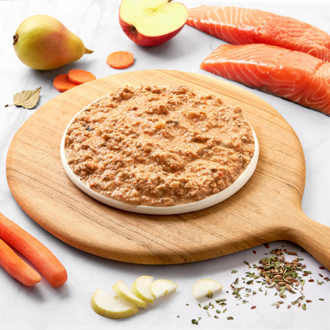 BARF Menü Lachs & Gemüse, gewolft – Die natürliche Power-Mahlzeit für Hunde